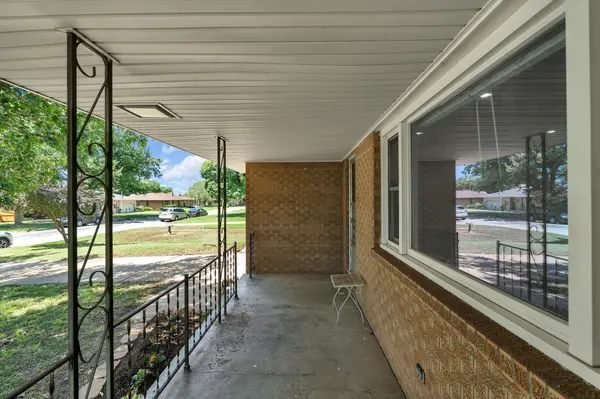 152 W Wallace Ave, Kingman, KS 67068