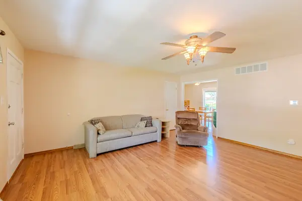 804 E English Ct, Derby, KS 67037