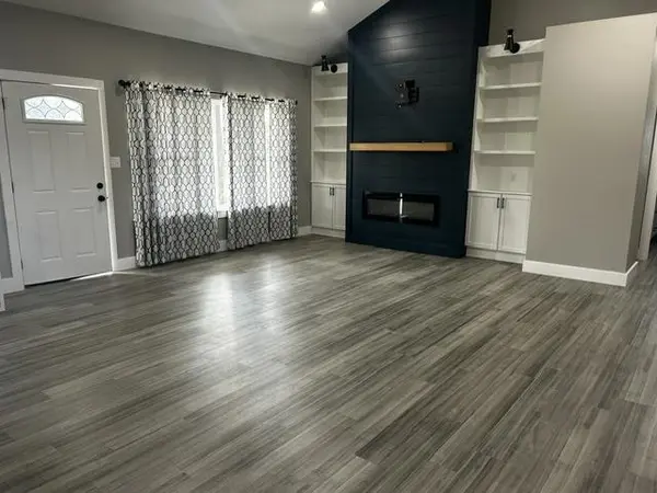 104 Castle Pines Dr, Arkansas City, KS 67005