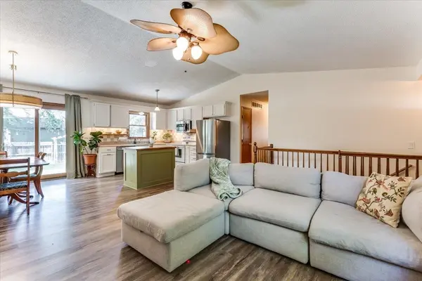 2456 N Ridgewood Ct, Wichita, KS 67220