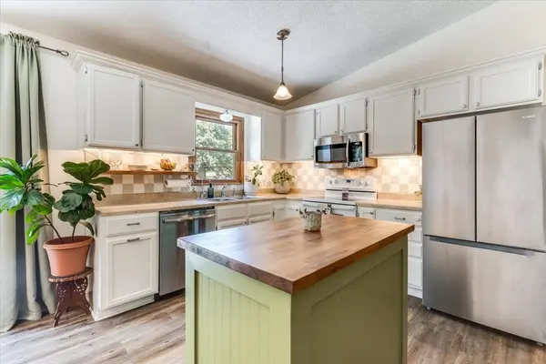 2456 N Ridgewood Ct, Wichita, KS 67220