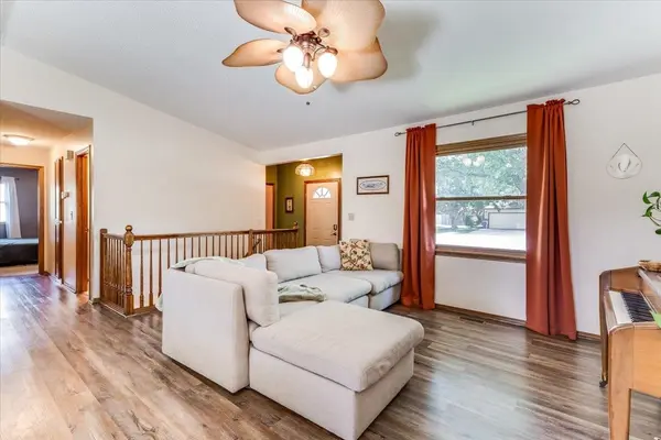2456 N Ridgewood Ct, Wichita, KS 67220