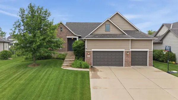 1813 N Wooddale,  Wichita,  KS 67230