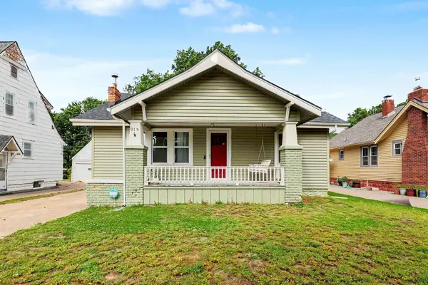 915 N Perry Ave, Wichita, KS 67203