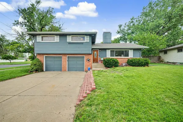 2242 Mayfair Dr,  Salina,  KS 67401