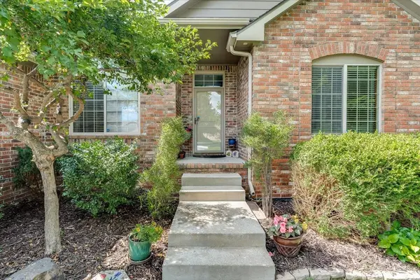 1425 E Summerlyn Drive, Derby, KS 67037