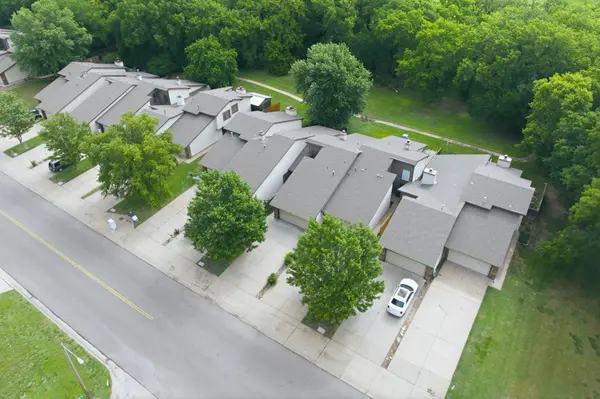 2008 N Woodlawn, Derby, KS 67037