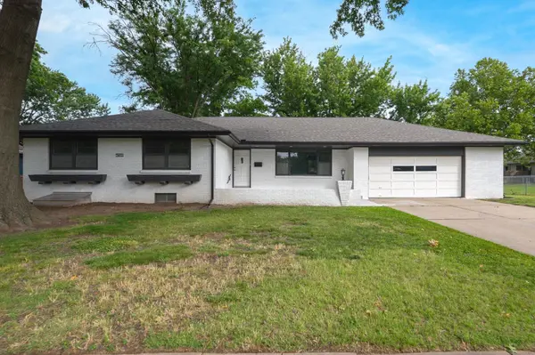 6720 E Zimmerly St, Wichita, KS 67207