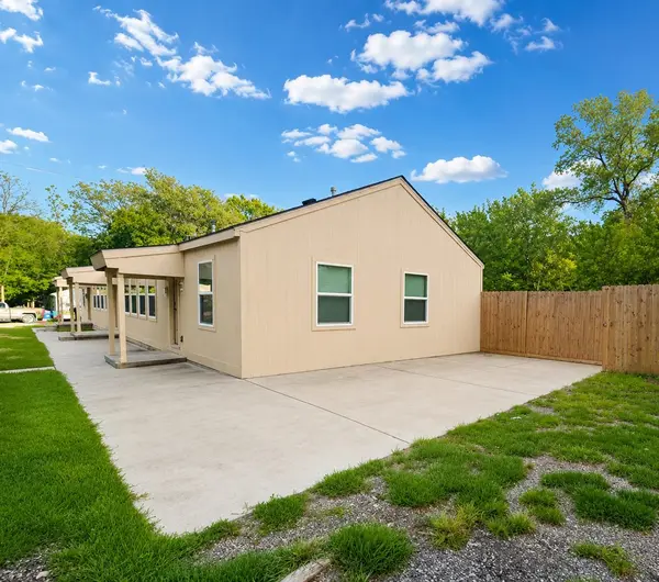 3827-3829-3231 E Cessna St, Wichita, KS 67210