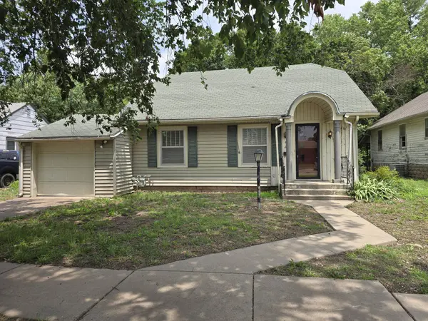 816 E 3rd, Winfield, KS 67156