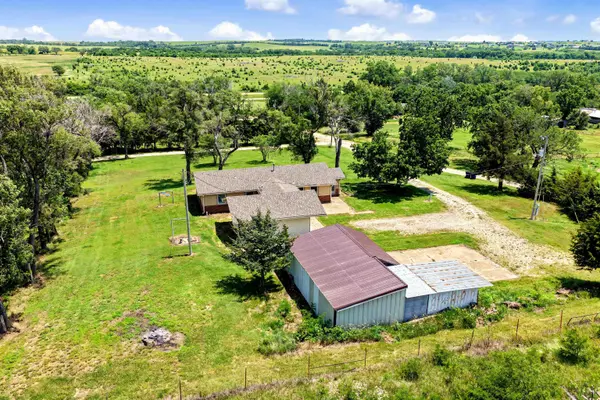 300 Rafter M Ln., Salina, KS 67401