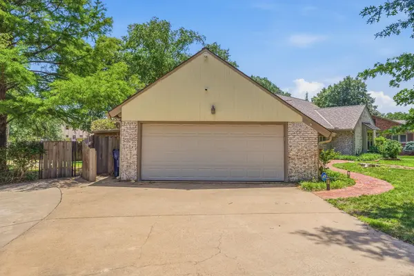 102 S Bonnie Brae, Wichita, KS 67207