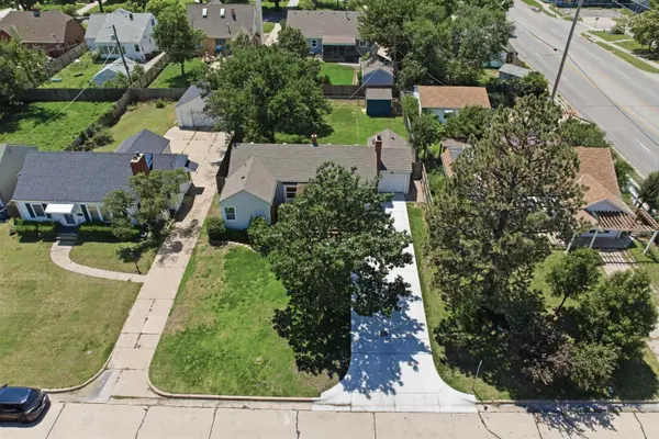 451 N Pinecrest Ave, Wichita, KS 67208-4124