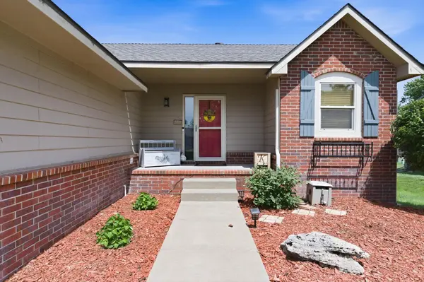 9437 W Ryan St, Wichita, KS 67205