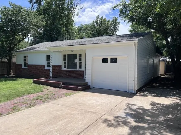 617 W 4th, Haysville, KS 67060