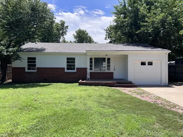 617 W 4th,  Haysville,  KS 67060