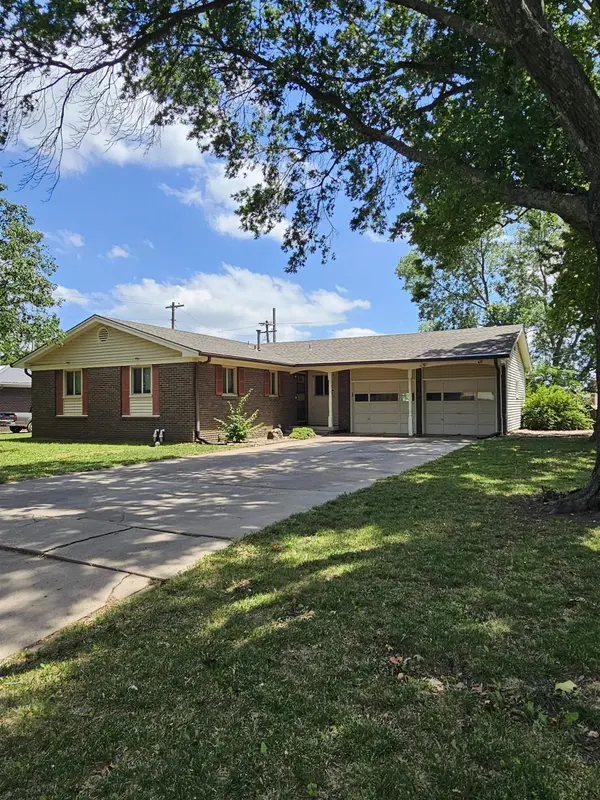 507 Akron, Augusta, KS 67010