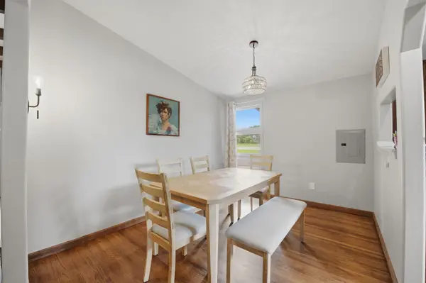 101 E Springdale St, Derby, KS 67037-1238