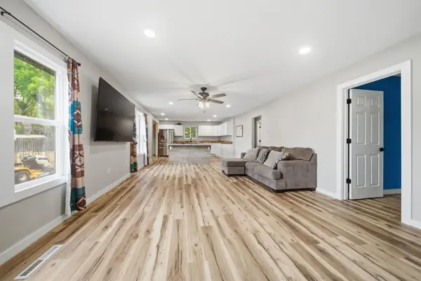 1206 Henry, Augusta, KS 67010
