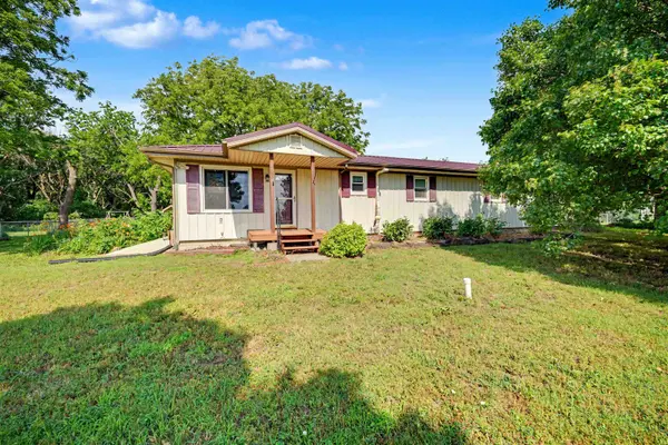 9116 S Niles Rd, Gypsum, KS 67448