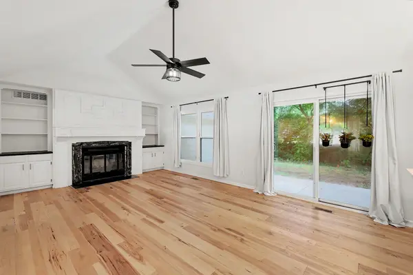943 N Briarwood Rd, Derby, KS 67037