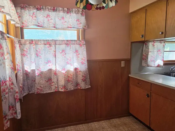 620 N Duncan, Newton, KS 67114