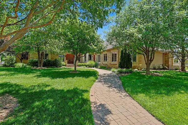 215 E Pine Meadow Ct, Andover, KS 67002