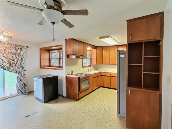 804 N Mclain Ave, Newton, KS 67114