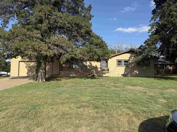121 N 12th St,  Conway Springs,  KS 67031