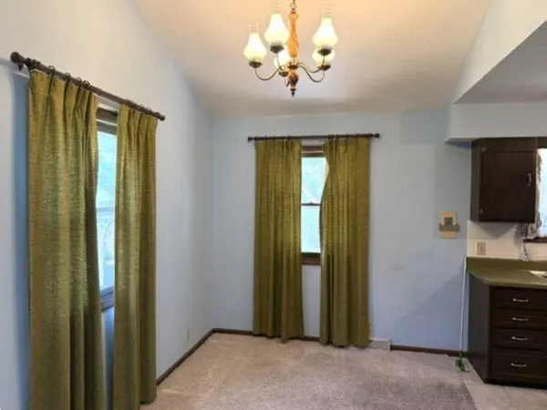 2704 Belmont Blvd, Salina, KS 67401