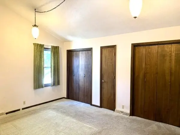 2704 Belmont Blvd, Salina, KS 67401