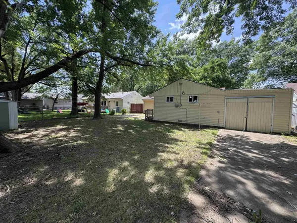 1706 Mound, Winfield, KS 67156