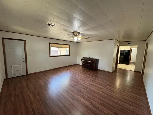1706 Mound, Winfield, KS 67156