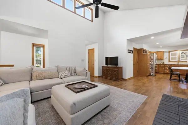 1300 E Cresthill Rd, Derby, KS 67037-2169