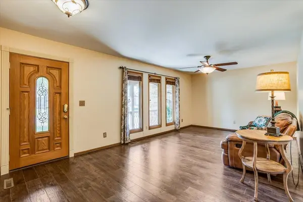 250 N Woodchuck St, Wichita, KS 67212