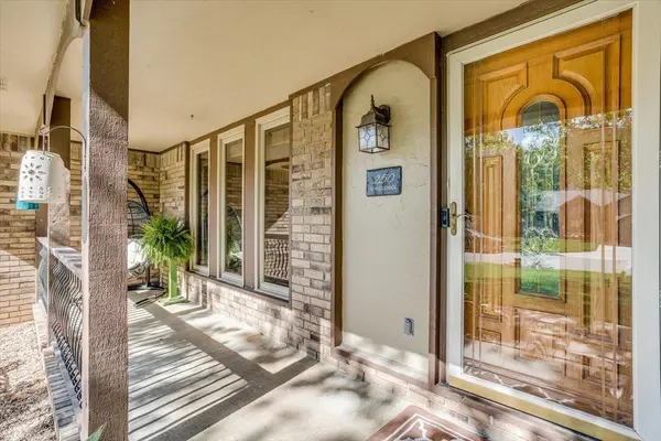 250 N Woodchuck St, Wichita, KS 67212