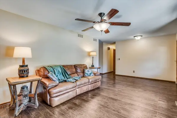 250 N Woodchuck St, Wichita, KS 67212