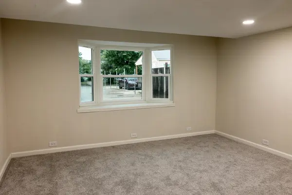 840 S Volutsia Ave, Wichita, KS 67211