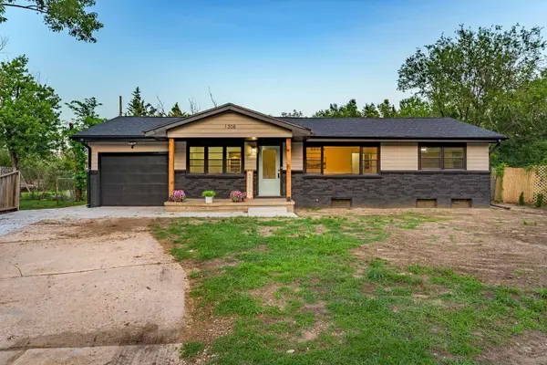 1308 N Brunswick Ln, Wichita, KS 67212