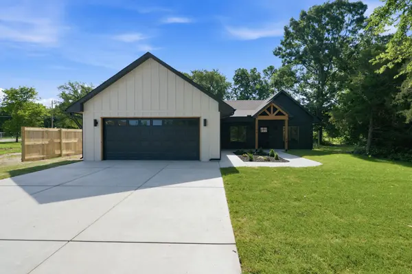3748 N Salina Rd, Wichita, KS 67204