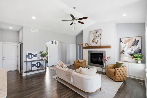 1021 W Ledgestone, Andover, KS 67002