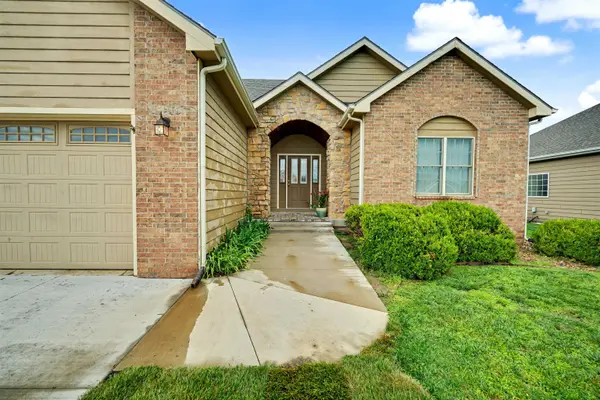 2515 Stonepost Lane, Salina, KS 67401