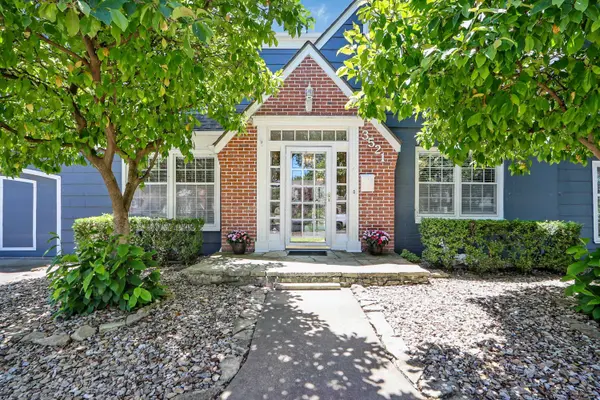 3521 SW Avalon Ln, Topeka, KS 66604