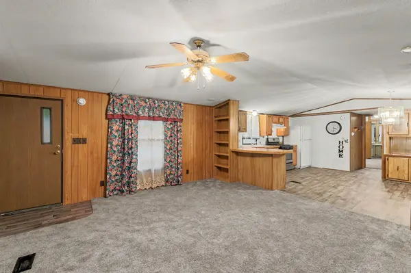 1635 S Vine St, Wichita, KS 67213