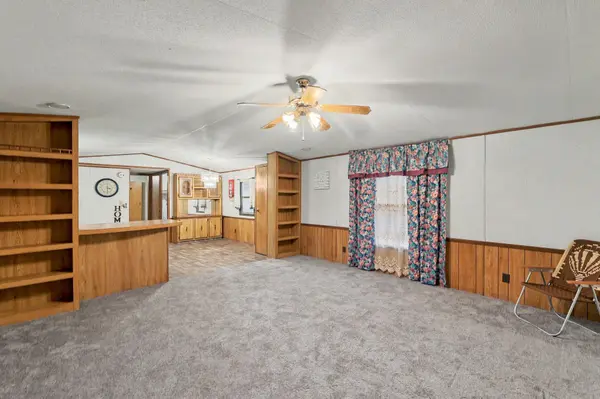 1635 S Vine St, Wichita, KS 67213
