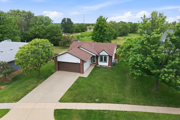 9414 E Carson St, Wichita, KS 67210