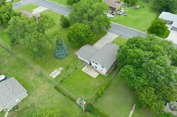 426 Village Rd, El Dorado, KS 67042