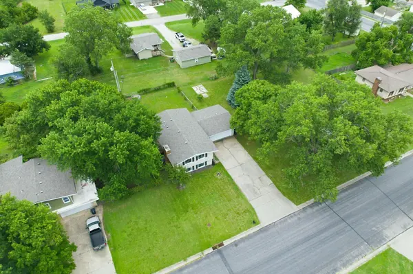 426 Village Rd, El Dorado, KS 67042