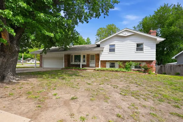 800 E Sunrise, Derby, KS 67037
