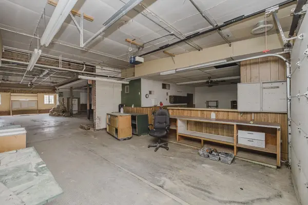 110 N Poplar, Hutchinson, KS 67501